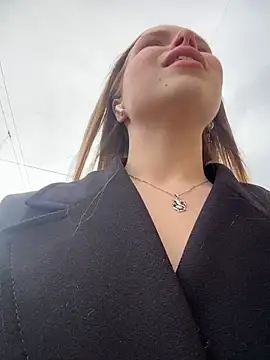 mur girl online show from 18, 4, 2026