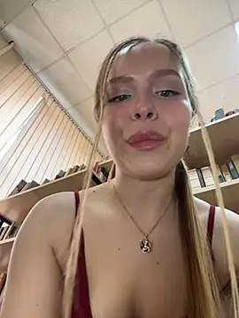 Snapshot of mur_girl chatting on 9, 5, 2026 mur girl online show from 9, 5, 2026