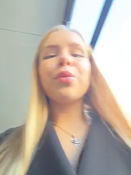 mur girl online show from 17, 10, 2025