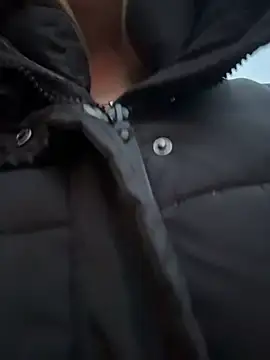 mur girl online show from 20, 12, 2025