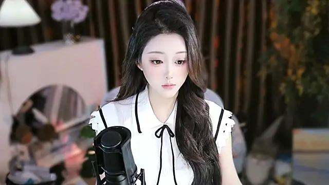 Arwyn-rr online show from 10, 11, 2025