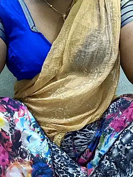 Snapshot of MaaliiiPonuTamil chatting on 5, 5, 2026 MaaliiiPonuTamil online show from 5, 5, 2026