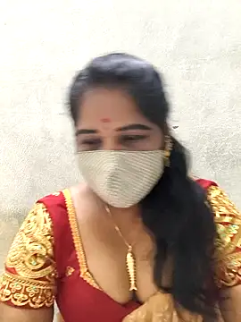 Snapshot of MaaliiiPonuTamil chatting on 29, 5, 2026 MaaliiiPonuTamil online show from 29, 5, 2026