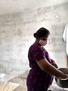 Snapshot of MaaliiiPonuTamil chatting on 6, 5, 2026 MaaliiiPonuTamil online show from 6, 5, 2026
