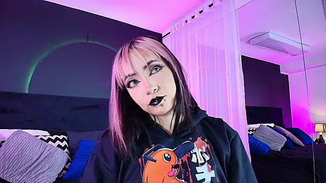 Aylen darkmoor online show from 9, 4, 2026