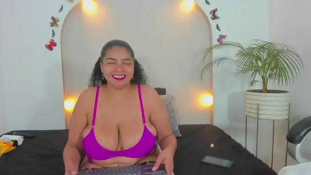 Snapshot of Sofii_Cooper1 chatting on 12, 11, 2025 Sofii Cooper1 online show from 12, 11, 2025