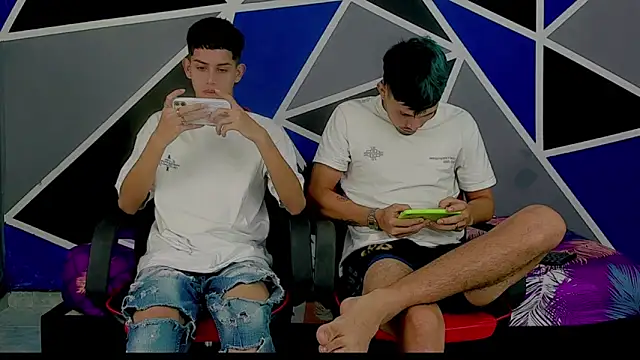 migueyalejo teens online show from 4, 3, 2025