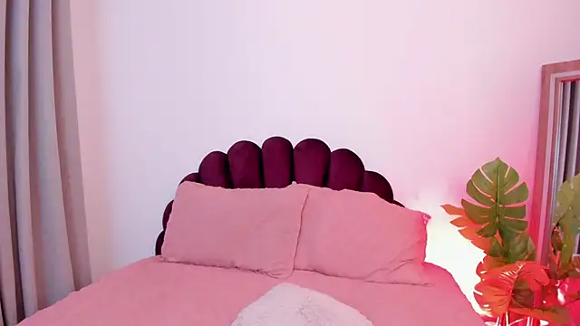 SweetGirl       online show from 19, 4, 2026