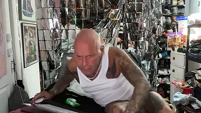 Snapshot of joeytatts66 chatting on 10, 5, 2026 joeytatts66 online show from 10, 5, 2026
