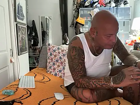 joeytatts66 online show from 21, 10, 2025