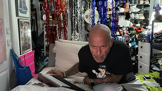 Snapshot of joeytatts66 chatting on 28, 5, 2026 joeytatts66 online show from 28, 5, 2026