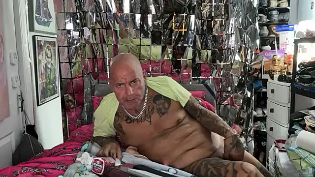 Snapshot of joeytatts66 chatting on 13, 5, 2026 joeytatts66 online show from 13, 5, 2026