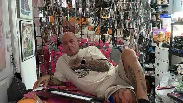 Snapshot of joeytatts66 chatting on 14, 5, 2026 joeytatts66 online show from 14, 5, 2026