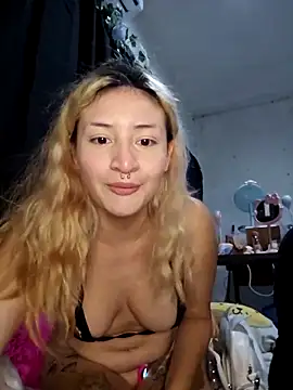 Snapshot of sadnessgyall chatting on 4, 3, 2025 sadnessgyall online show from 4, 3, 2025