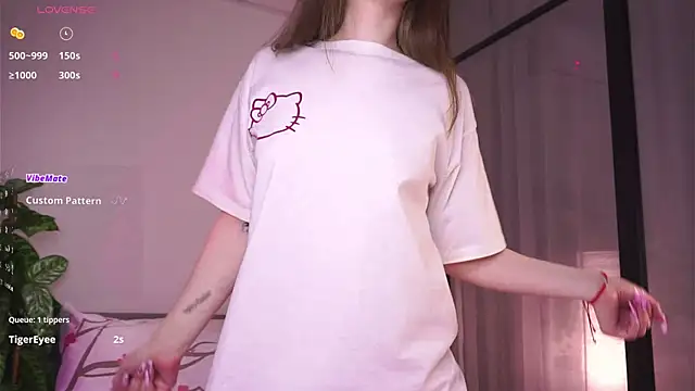 LoraDevon online show from 3, 11, 2025