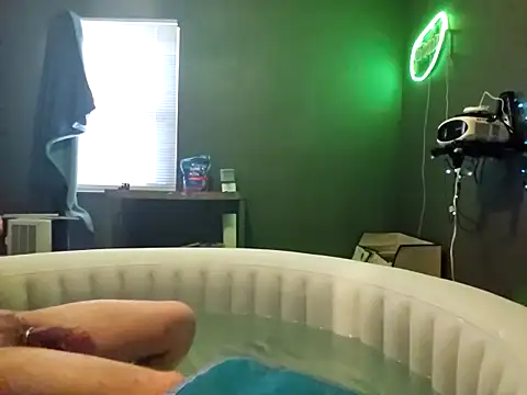 Spunwhiteboy1992 online show from 16, 12, 2025