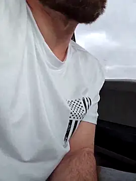 Spunwhiteboy1992 online show from 5, 4, 2026