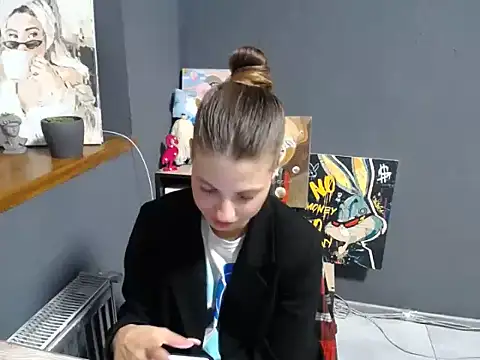 Snapshot of felicity_gold chatting on 4, 6, 2026 felicity gold online show from 4, 6, 2026