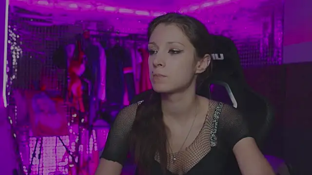 Kathleen Meow online show from 27, 11, 2025