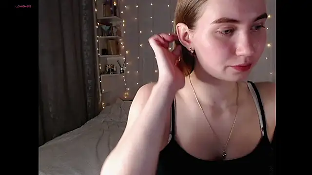 Snapshot of Miya_Mark chatting on 12, 9, 2025 Miya Mark online show from 12, 9, 2025