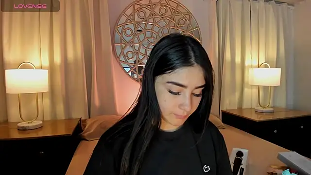 Snapshot of Belliinda_21 chatting on 12, 5, 2026 Belliinda 21 online show from 12, 5, 2026