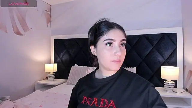 Snapshot of Belliinda_21 chatting on 28, 4, 2026 Belliinda 21 online show from 28, 4, 2026