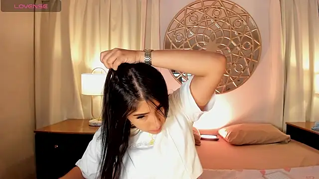 Snapshot of Belliinda_21 chatting on 2, 6, 2026 Belliinda 21 online show from 2, 6, 2026
