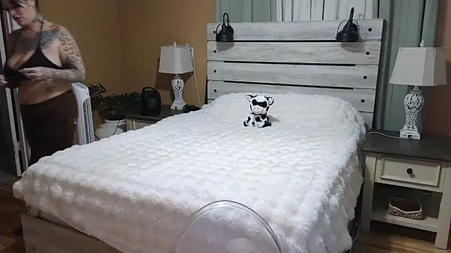 TexasTattooedHouseWife online show from 4, 12, 2025