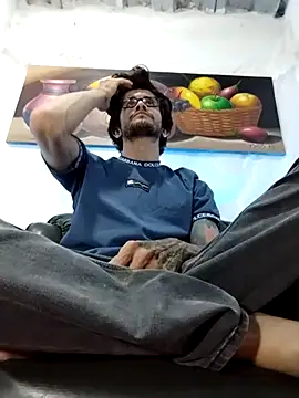 Loggan donnelly online show from 18, 4, 2026