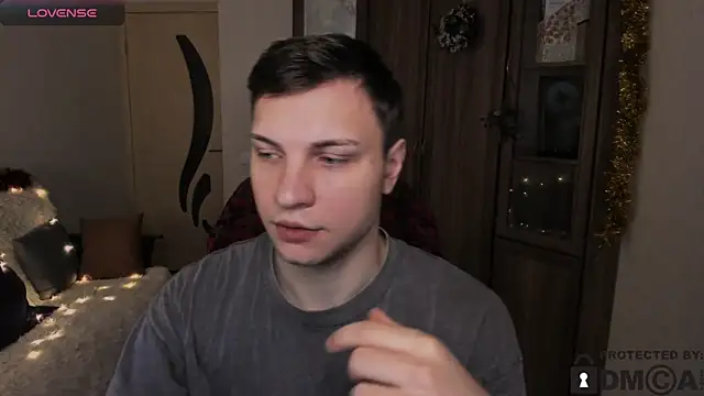 handsome guy01 online show from 28, 11, 2025