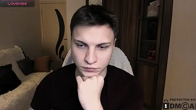 handsome guy01 online show from 13, 11, 2025