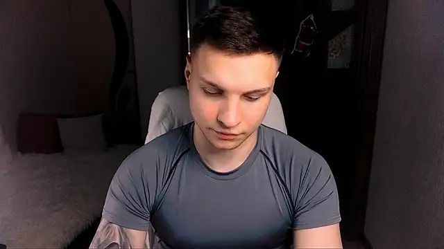 handsome guy01 online show from 28, 12, 2024