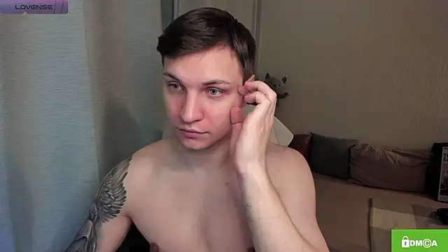 Snapshot of handsome_guy01 chatting on 18, 6, 2026 handsome guy01 online show from 18, 6, 2026