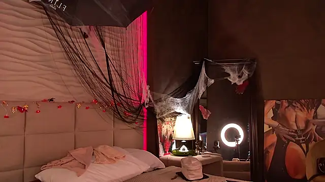 Snapshot of ViolaFlirt chatting on 28, 10, 2025 ViolaFlirt online show from 28, 10, 2025