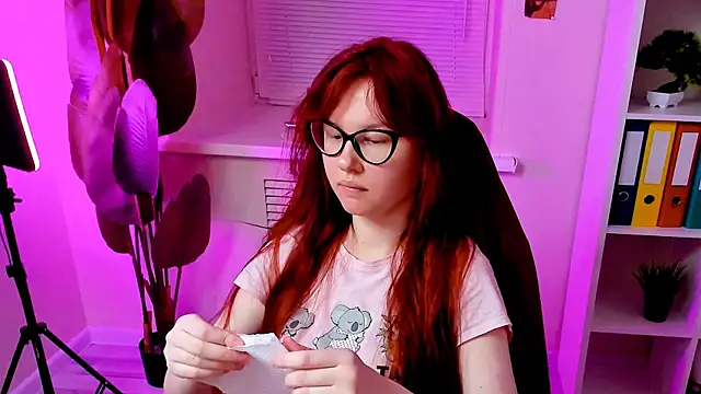 CarolGiggly online show from 4, 11, 2025