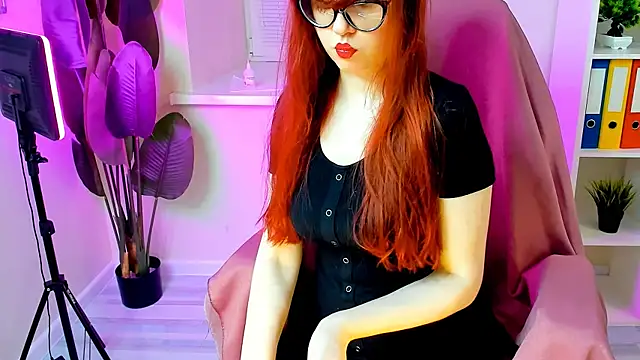 CarolGiggly online show from 8, 11, 2025