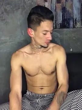 Snapshot of thekingofpleasure1 chatting on 2, 12, 2024 thekingofpleasure1 online show from 2, 12, 2024