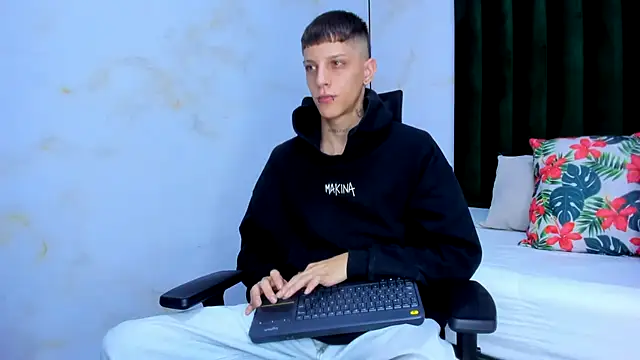 Snapshot of Adam_hard_ chatting on 22, 1, 2025 Adam hard  online show from 22, 1, 2025