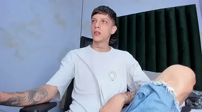 Snapshot of Adam_hard_ chatting on 4, 12, 2024 Adam hard  online show from 4, 12, 2024