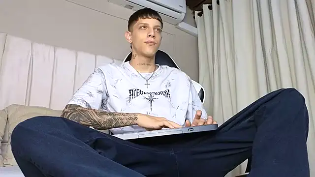 Snapshot of Adam_hard_ chatting on 11, 9, 2025 Adam hard  online show from 11, 9, 2025