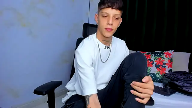 Snapshot of Adam_hard_ chatting on 17, 1, 2025 Adam hard  online show from 17, 1, 2025