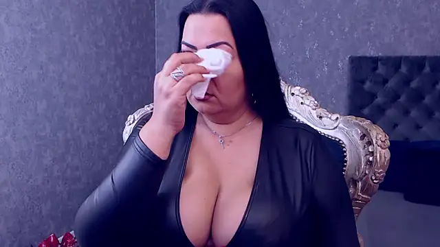 Snapshot of LindaBrairs chatting on 13, 11, 2025 LindaBrairs online show from 13, 11, 2025