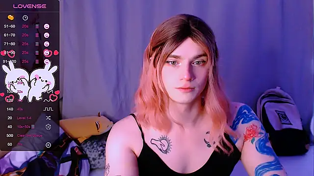 Snapshot of Alice_Hells chatting on 19, 10, 2025 Alice Hells online show from 19, 10, 2025