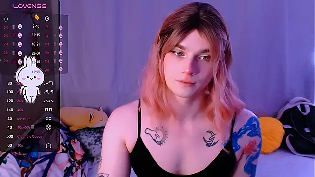 Snapshot of Alice_Hells chatting on 2, 10, 2025 Alice Hells online show from 2, 10, 2025