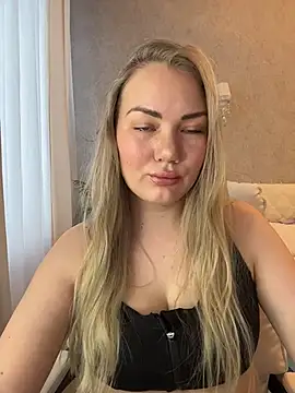 LianaCruz   online show from 15, 12, 2025