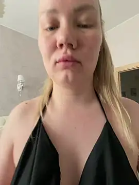 LianaCruz   online show from 23, 4, 2026