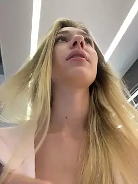 Lia  Love online show from 9, 11, 2025