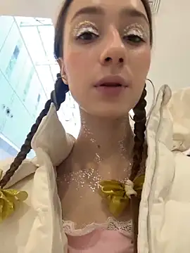 Lia  Love online show from 31, 12, 2024