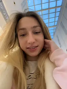 Lia  Love online show from 27, 11, 2025