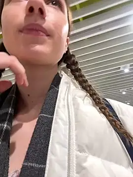 Lia  Love online show from 6, 1, 2025